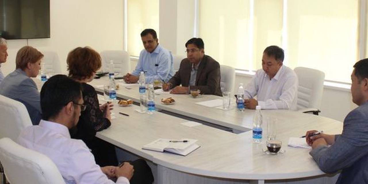 Adam University hosted a meeting with representatives of the business industry of Pakistan