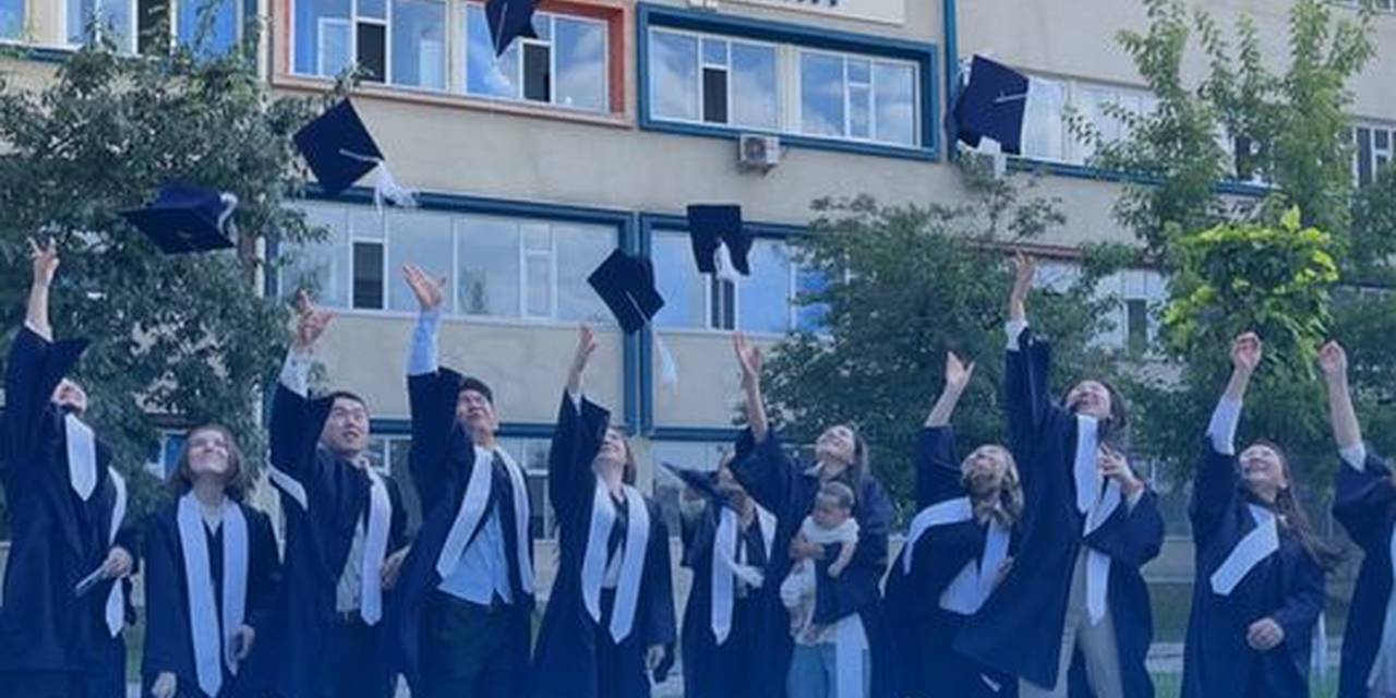 Адам университети эл аралык институттук аккредитациядан өзүнүн ийгиликтүү өткөн жетишкендигин сыймыктануу менен жарыялайт