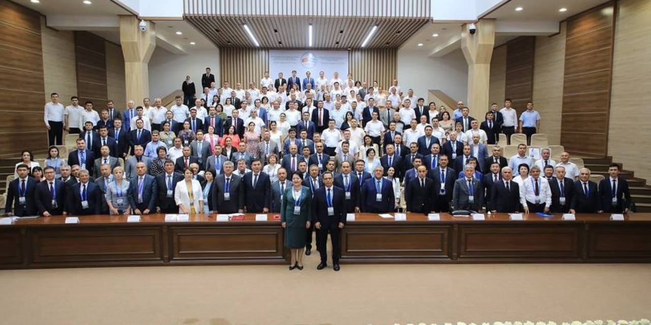 2024-жылдын 16-17-июлунда Самарканд шаарындагы «Жибек жолу» Эл аралык туризм жана маданий мурас университетинде Өзбекстан менен Кыргызстандын жогорку окуу жайларынын ректорлорунун экинчи форуму болуп өттү